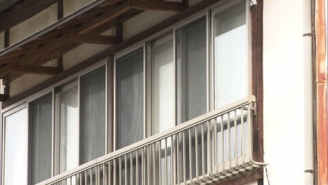 同居の71歳女性に暴行疑いで無職の52歳男を逮捕　女性は死亡　2人は今年に入り同居始める　群馬・富岡市