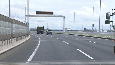 五輪関係車両当て逃げか 女性2人負傷