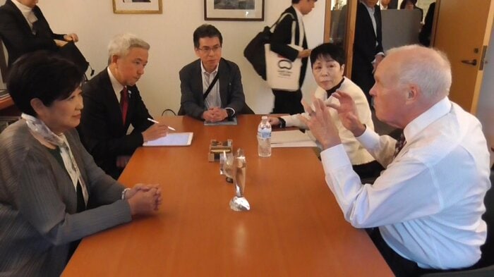 ジョン・リロイ・ヘネシー Alphabet会長・スタンフォード大学名誉学長と懇談する小池知事