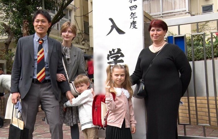 レギナちゃんは日本の小学校に入学