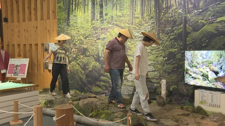 難所“八鬼山越え”の石畳の再現も…世界遺産「熊野古道」の文化や自然を体感できる展示会 三重県尾鷲市｜FNNプライムオンライン