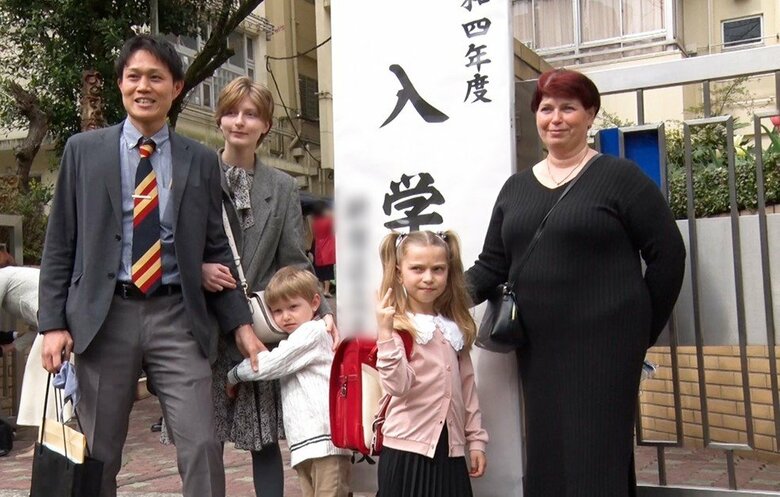 ウクライナから日本に避難、妹は小学校入学　「できることなら、家に帰りたい」家族が抱える葛藤｜FNNプライムオンライン