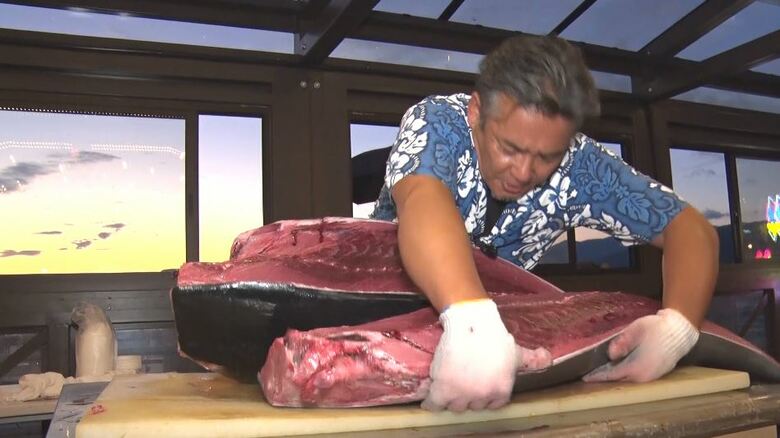 静岡で仕入れた新鮮な魚介類に冷たいビール　諏訪湖でビアガーデン　マグロ解体ショー、夜空を彩る約500発の花火も　地元の鮮魚店が発案　夏の観光の目玉に｜FNNプライムオンライン