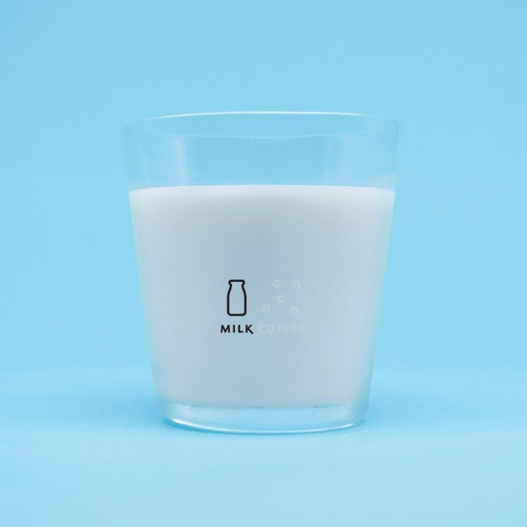 「珈琲牛乳のグラス」の英語ver(提供:辻尾一平さん)