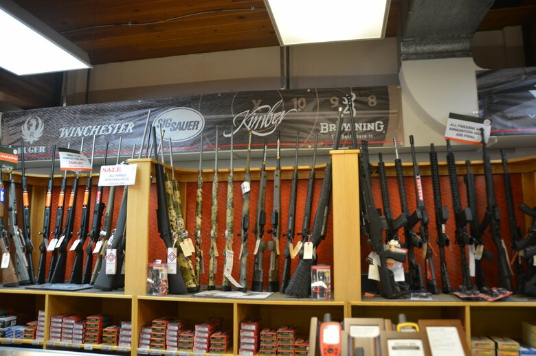 凄惨な乱射事件が起きるたびに銃規制強化が叫ばれるが…