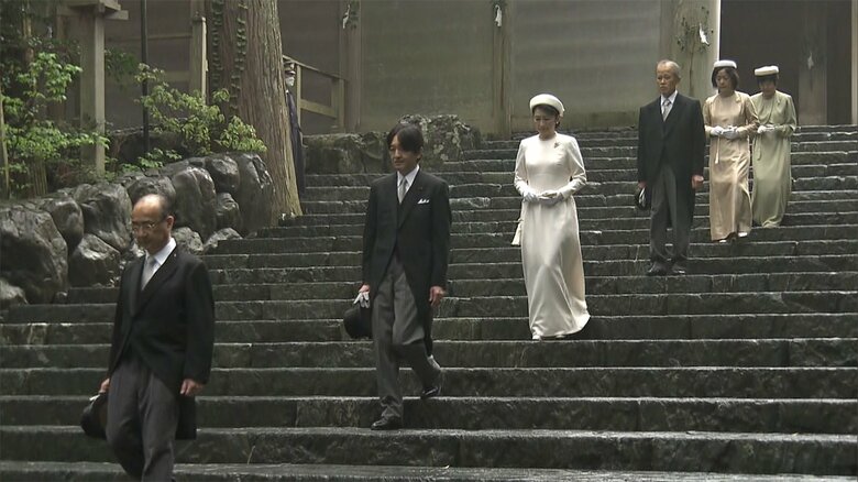 厳かな雰囲気の中、秋篠宮ご夫妻は、伊勢神宮の「内宮」を参拝された