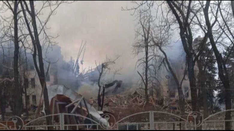 市民を巻き込む空爆・ミサイル攻撃も行われている