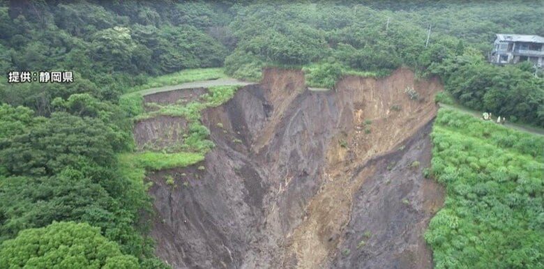 県によると流出した土砂は約10万m3と推定される（提供：静岡県）