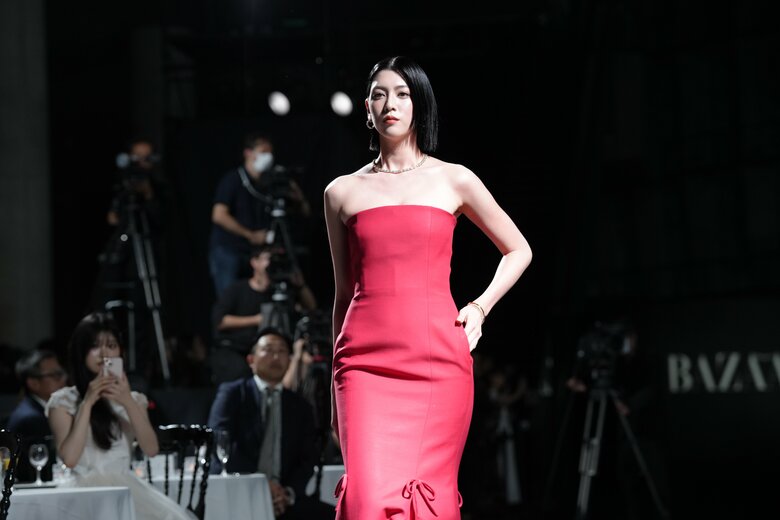三吉彩花さん