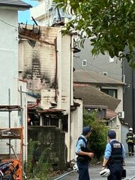 【速報】８０代女性が死亡　大阪・都島区で木造２階建て住宅約１００平方メートルと近隣２棟の外壁が焼ける火災