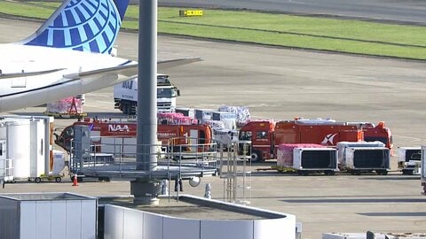 ユナイテッド航空機から発煙　モバイルバッテリー燃える