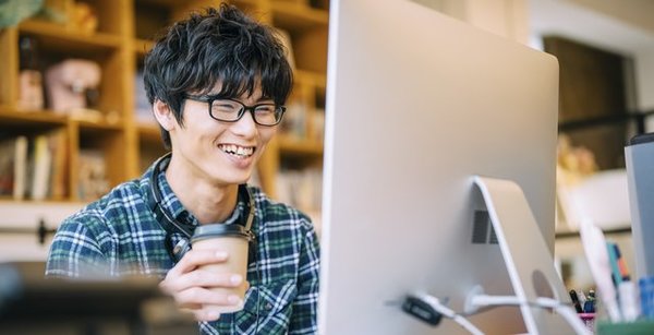 言葉は最強のコミュニケーションツール 男性にとっての 最高の褒め言葉 女性からは全世代が かっこいいね 一緒にいて楽しいね 男性からは世代ごとに違いあり 言葉は最強のコミュニケーションツール 男性にとっての 最高の褒め言葉 女性からは全世代が かっこいいね 一緒にいて楽しいね 男性からは世代ごとに違いあり