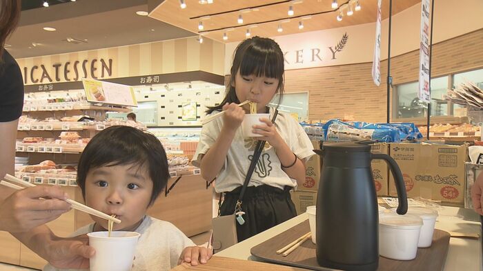 試食販売では常連客も太鼓判