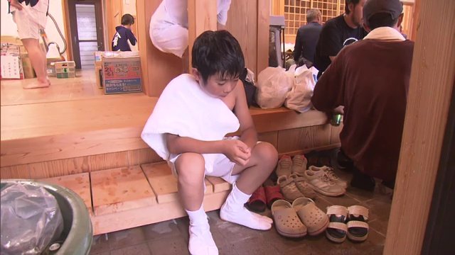 緊張…初参加の小学4年・三瓶賢史さん