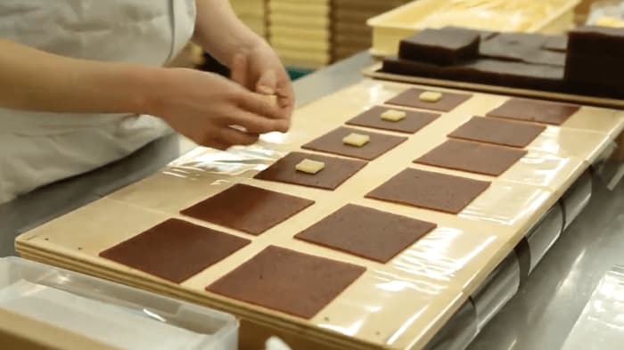 スライスようかん製造の様子