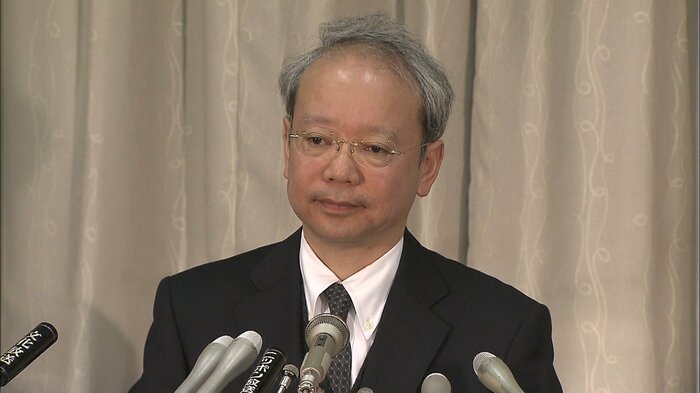 会見する警視庁の青木五郎公安部長(当時)2010年3月30日