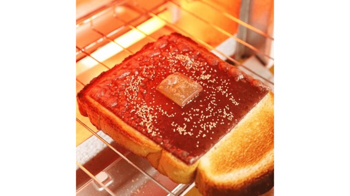 食パンにのせて焼く