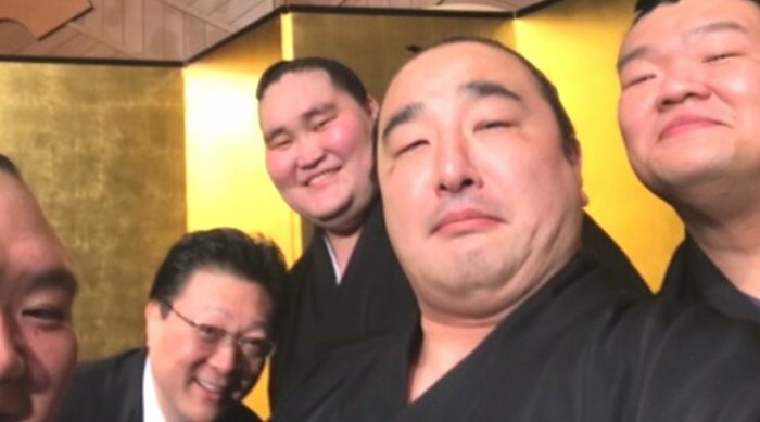 安治川親方と照ノ富士