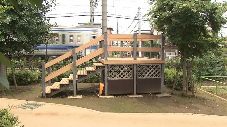 「撮り鉄」仲間の男子中学生に暴行　現金と15万円相当のカメラを奪ったか　高校1年生の少年ら逮捕　東京｜FNNプライムオンライン