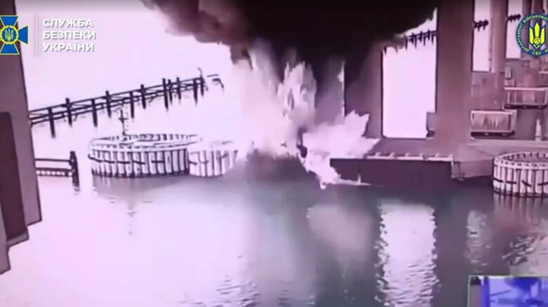 ウクライナ当局　ロシア本土にかかる「クリミア橋」を爆破　クリミア橋への攻撃は3度目｜FNNプライムオンライン