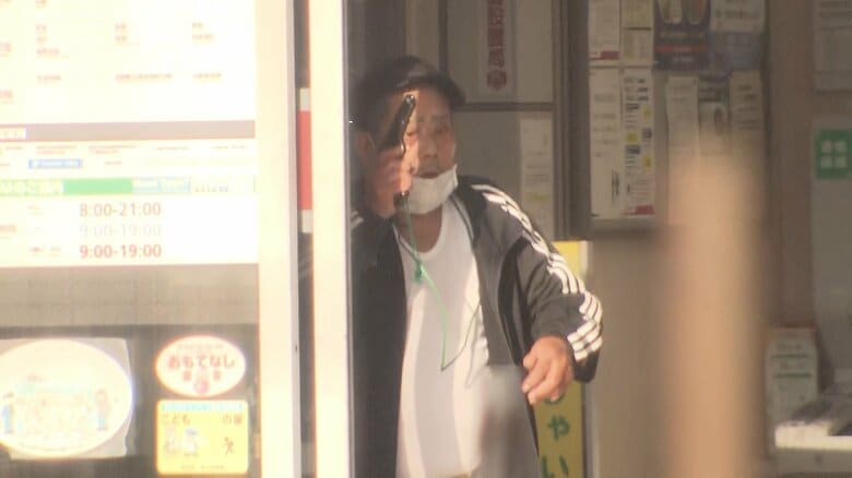 【速報】“拳銃”持った男が人質を取り立てこもる　埼玉・蕨市の郵便局で　病院発砲事件の容疑者か？｜FNNプライムオンライン