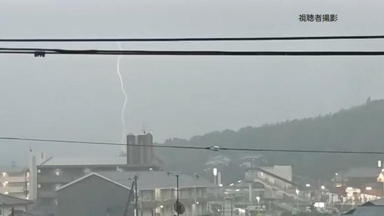 落雷が原因とみられる火事相次ぐ　別府市や杵築市で空き家や倉庫燃える　県内全域に雷注意報　大分｜FNNプライムオンライン