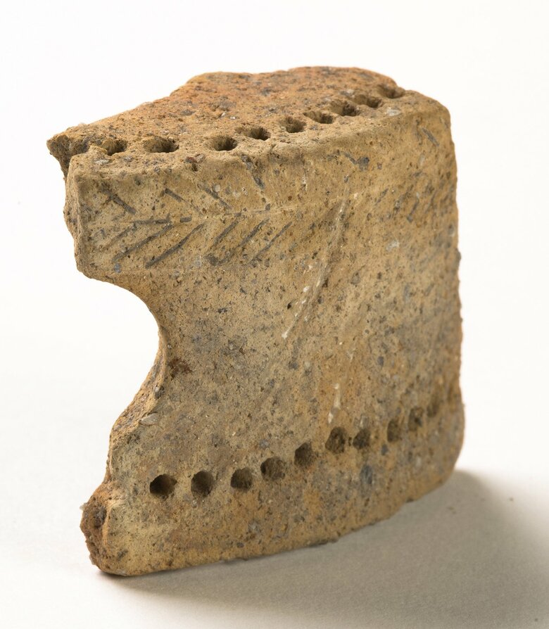 刺突紋がある土器（弥生時代後期）　出典：奈良市埋蔵文化財調査センター