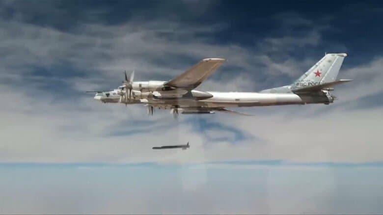 Tu-95MSベアH大型爆撃機から投射されるKh-101巡航ミサイル(資料)