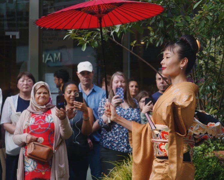 Festival for Peace（平和の祭り）広島80年企画展「From Ashes to Blossoms（灰から花開く）」に合わせ行われた