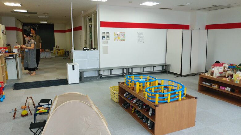 約30坪の室内で全体を見渡せる広さ