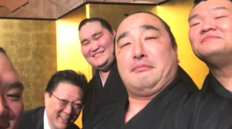 安治川親方と照ノ富士