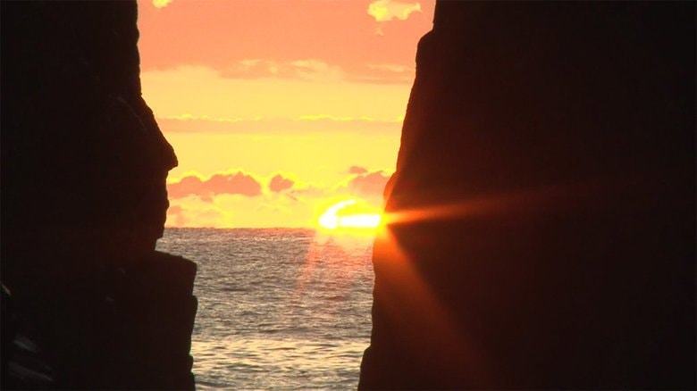 日本各地に冬の訪れ 「神割崎」では神秘的な光景