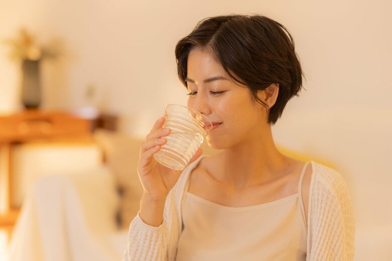 飲酒後も水分摂取を意識しよう（画像はイメージ）