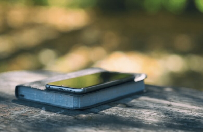 世界のスマートフォン出荷台数は3.8億台に到達し、市場回復の兆しを見せる