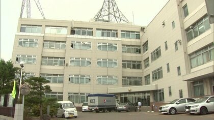 深夜の国道で軽乗用車がコンクリート壁に激突し大破＿運転していた53歳の女性が死亡〈北海道北斗市〉