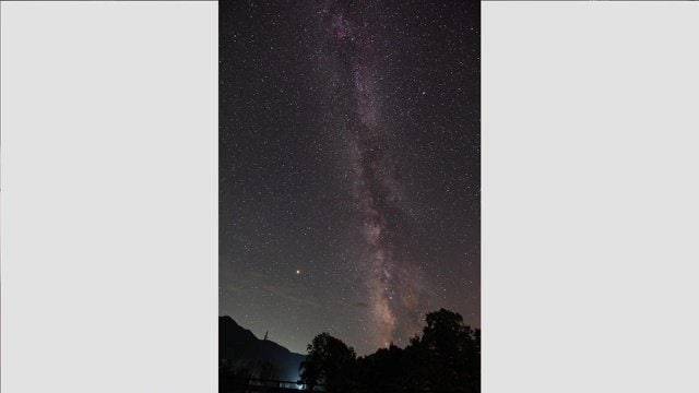 岸さんが撮影した下郷町の星空 天の川が美しい