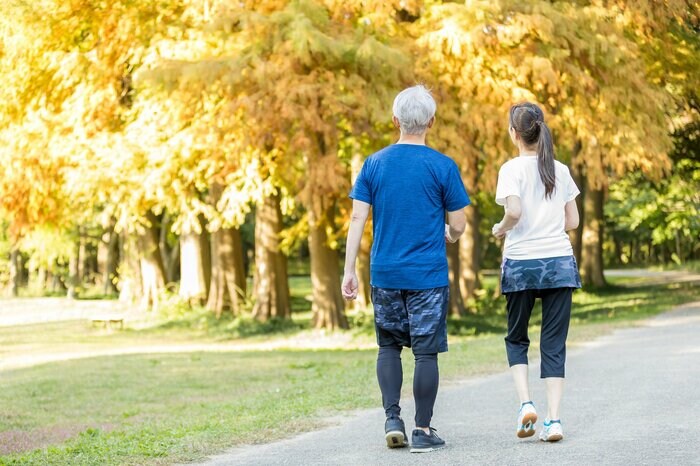 健康な髪のため、有酸素運動は年齢を問わず積極的に取り入れて(イメージ)