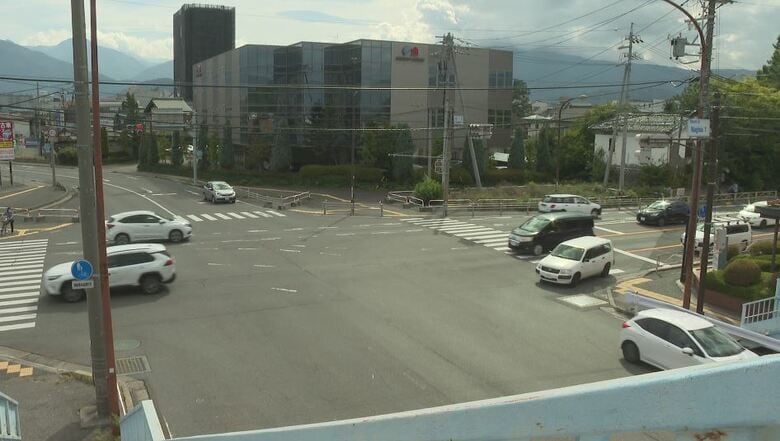 国道交差点でトラックと自転車が衝突　自転車の33歳男性が重体　どちらかが信号を見落としたか　長野・松本市｜FNNプライムオンライン