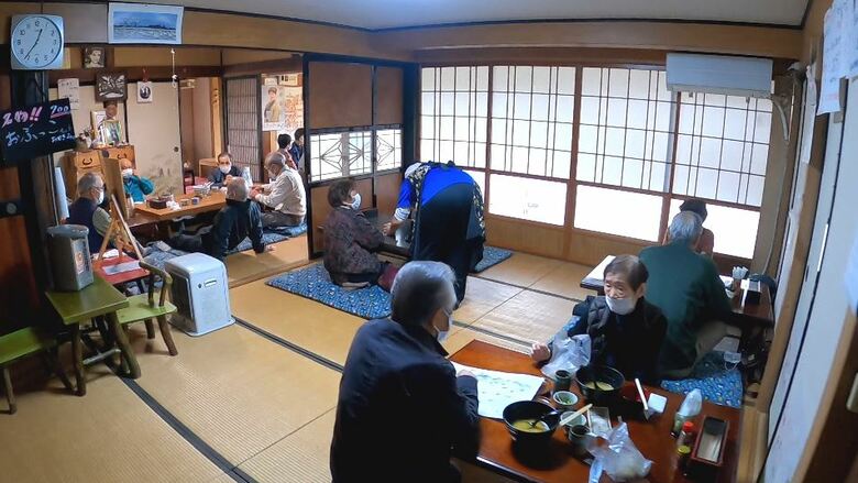 にぎわう店内