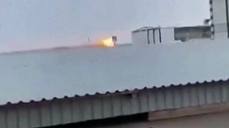 地面に激突した旅客機