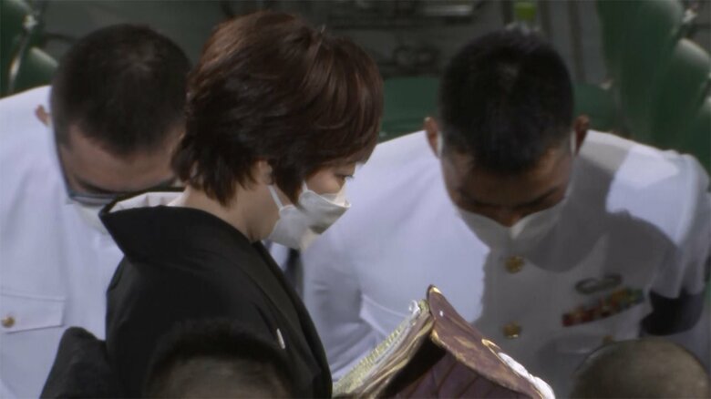 国葬が終わり、遺骨は、日本武道館を後にした