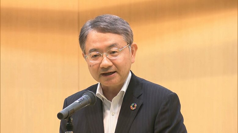 県議の会合であいさつする中野市長（8月28日）