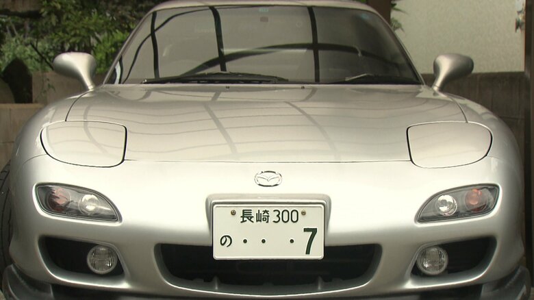 銀色に輝く「マツダ RX-7」