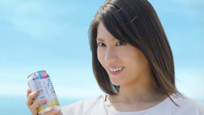 松下奈緒 新成人に「大人を楽しんで」とエール  お腹まわりの脂肪を減らすノンアルコール飲料に驚き顔