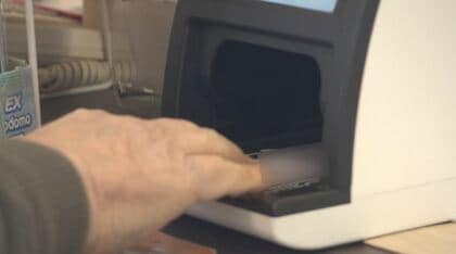 「マイナ保険証」への移行　12月2日から本格化　10月の利用率は約37％　利用者「楽といえば楽」「別々がよかった」　歯科医院「事務処理はスムーズだけど回線トラブルは不安」　　　