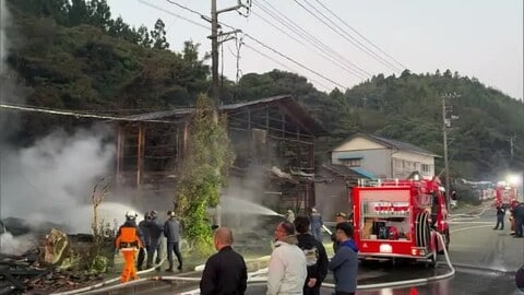 焼け跡から1人の遺体…隠岐・海士町で元民宿など2棟を全焼　元民宿の住人男性が行方不明（島根）