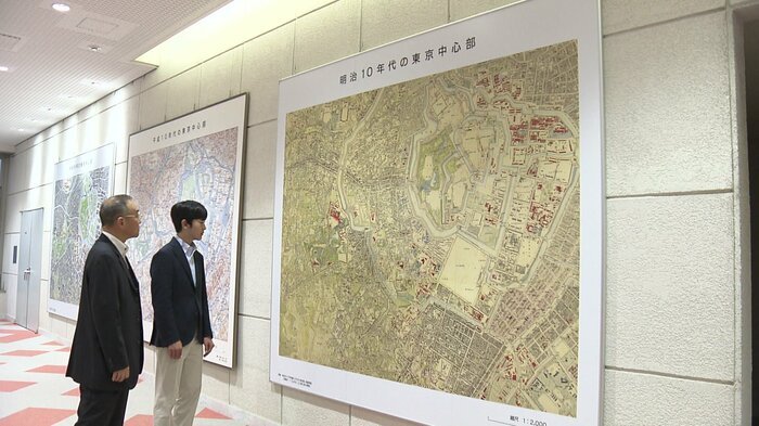 明治10年代の古地図をご覧になる悠仁さま