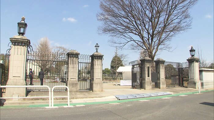 大使館当時の門柱はそのまま