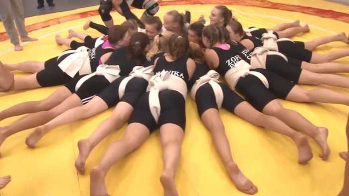 【動画】日本より多い?!“マワシ締めちゃった”ポーランドの少女力士たち