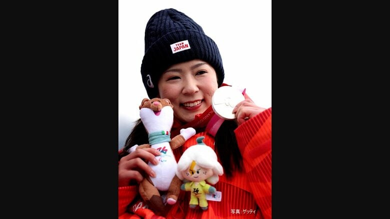 アルペンスキー村岡桃佳選手が今大会2つ目の銀メダル「悔しい気持ちあるが、やりきった」　冬季パラで日本勢最多11個目のメダル獲得｜FNNプライムオンライン